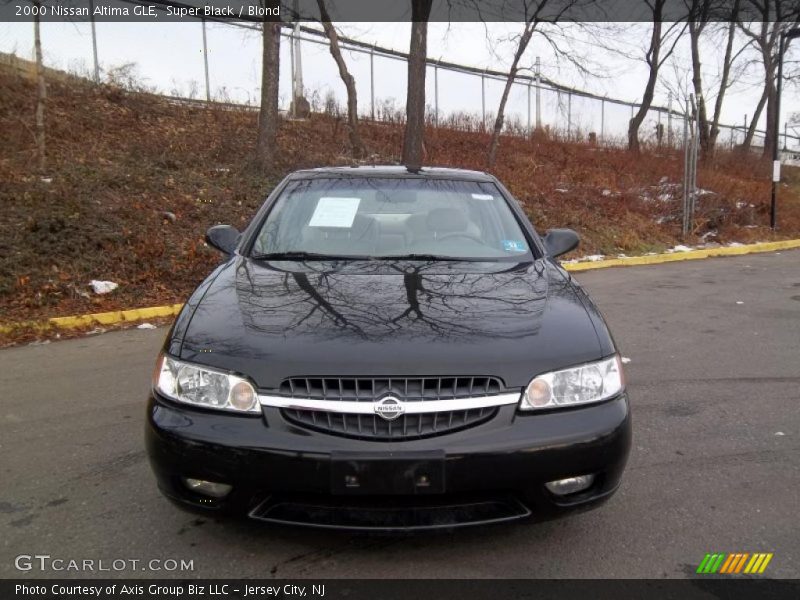 Super Black / Blond 2000 Nissan Altima GLE