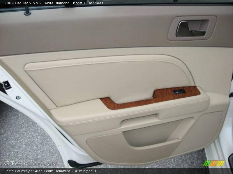 White Diamond Tricoat / Cashmere 2009 Cadillac STS V6