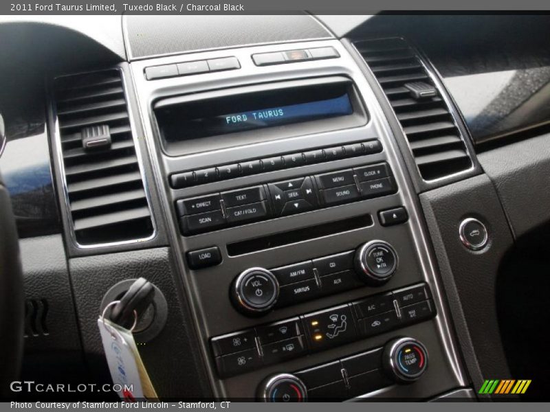 Tuxedo Black / Charcoal Black 2011 Ford Taurus Limited