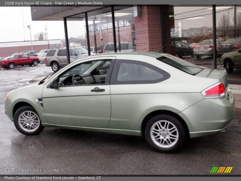 Kiwi Green / Medium Stone 2008 Ford Focus SE Coupe