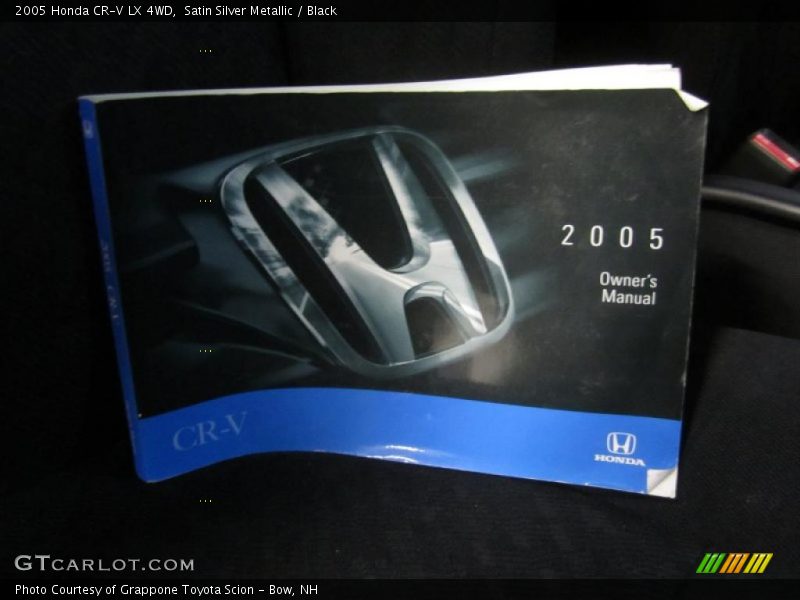 Satin Silver Metallic / Black 2005 Honda CR-V LX 4WD