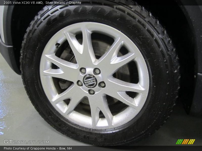 Silver Metallic / Graphite 2005 Volvo XC90 V8 AWD