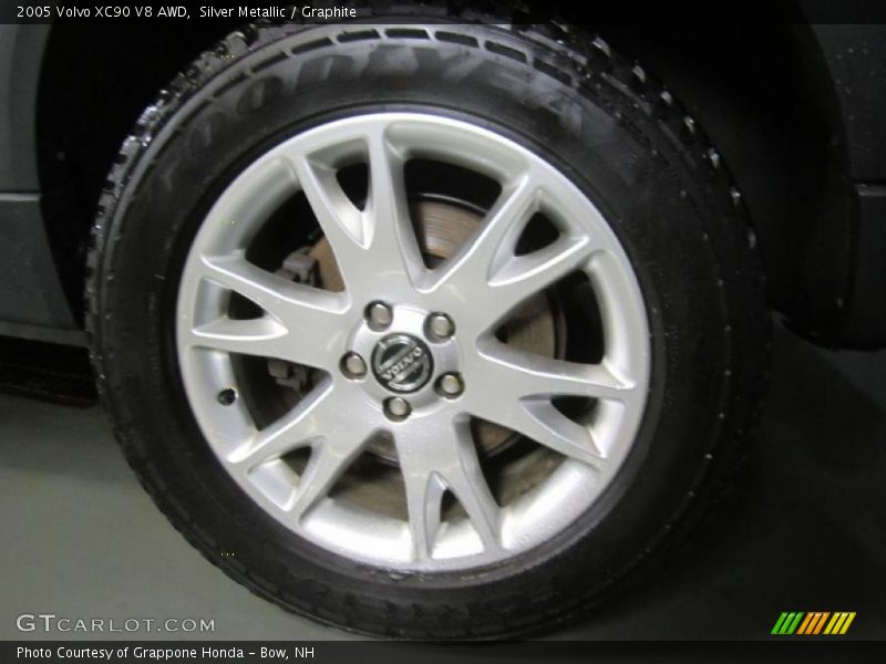 Silver Metallic / Graphite 2005 Volvo XC90 V8 AWD