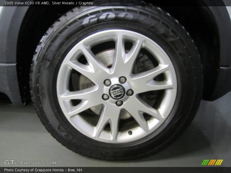 Silver Metallic / Graphite 2005 Volvo XC90 V8 AWD