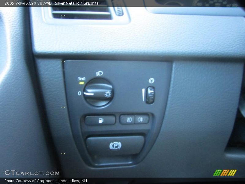 Silver Metallic / Graphite 2005 Volvo XC90 V8 AWD