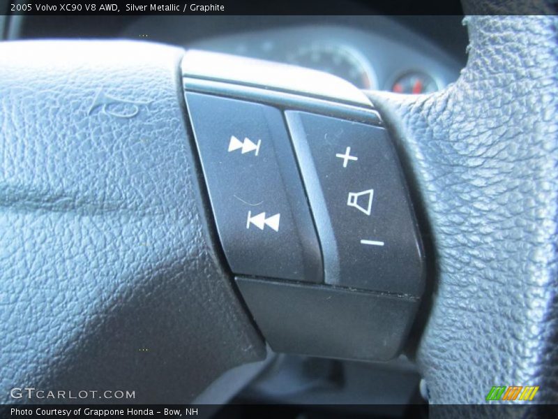 Silver Metallic / Graphite 2005 Volvo XC90 V8 AWD