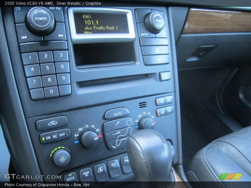 Silver Metallic / Graphite 2005 Volvo XC90 V8 AWD