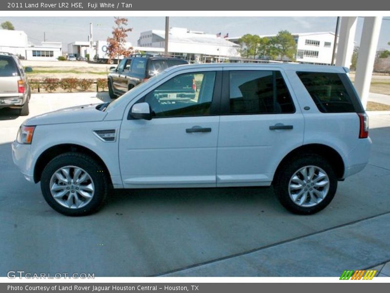 Fuji White / Tan 2011 Land Rover LR2 HSE