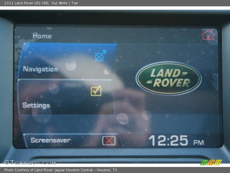 Navigation of 2011 LR2 HSE