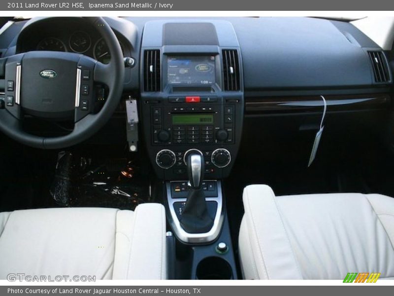 Ipanema Sand Metallic / Ivory 2011 Land Rover LR2 HSE