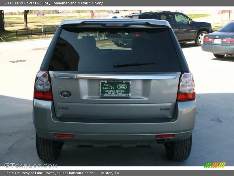 Ipanema Sand Metallic / Ivory 2011 Land Rover LR2 HSE