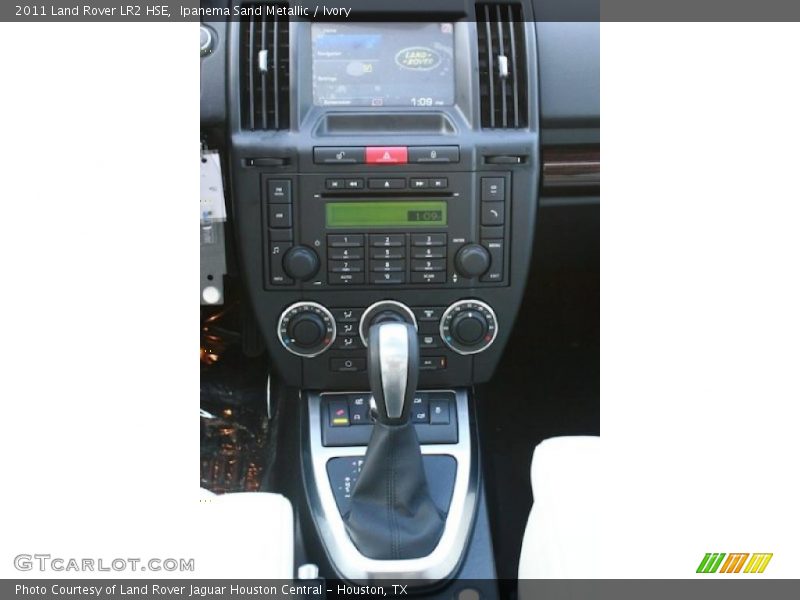 Ipanema Sand Metallic / Ivory 2011 Land Rover LR2 HSE