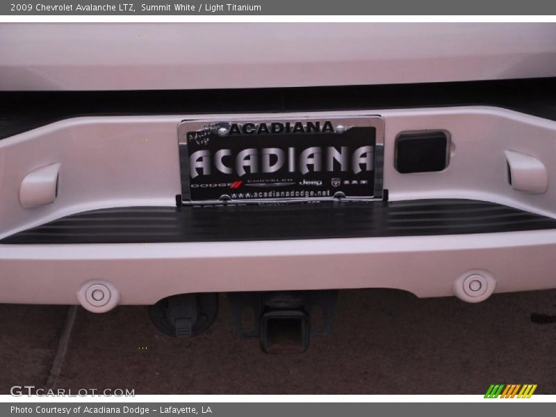Summit White / Light Titanium 2009 Chevrolet Avalanche LTZ