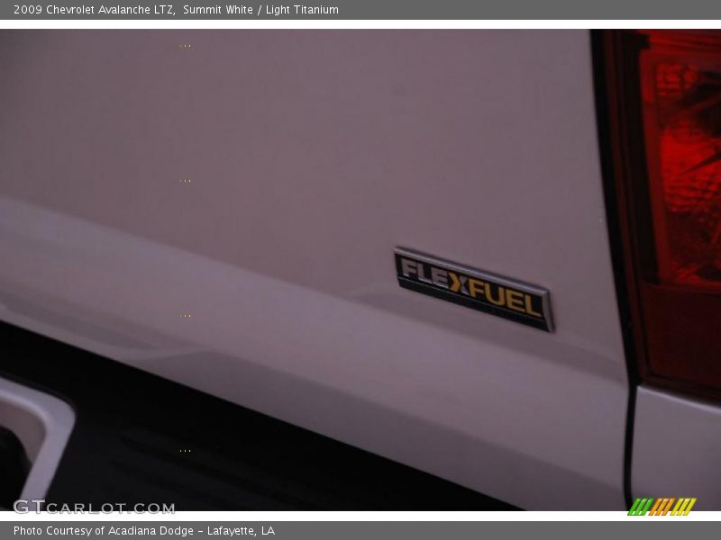 Summit White / Light Titanium 2009 Chevrolet Avalanche LTZ