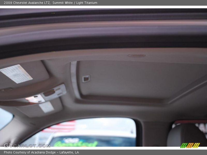 Summit White / Light Titanium 2009 Chevrolet Avalanche LTZ