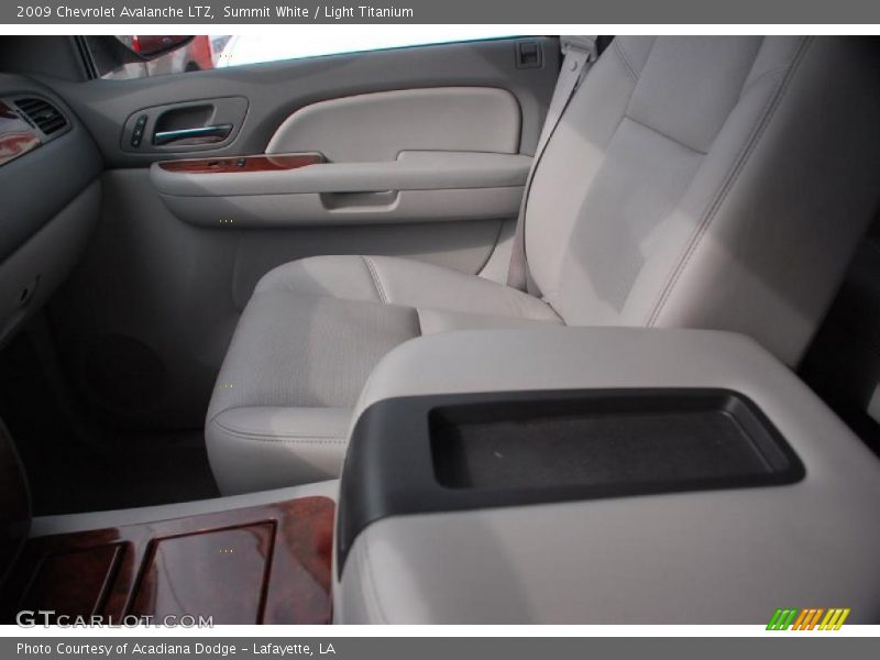 Summit White / Light Titanium 2009 Chevrolet Avalanche LTZ