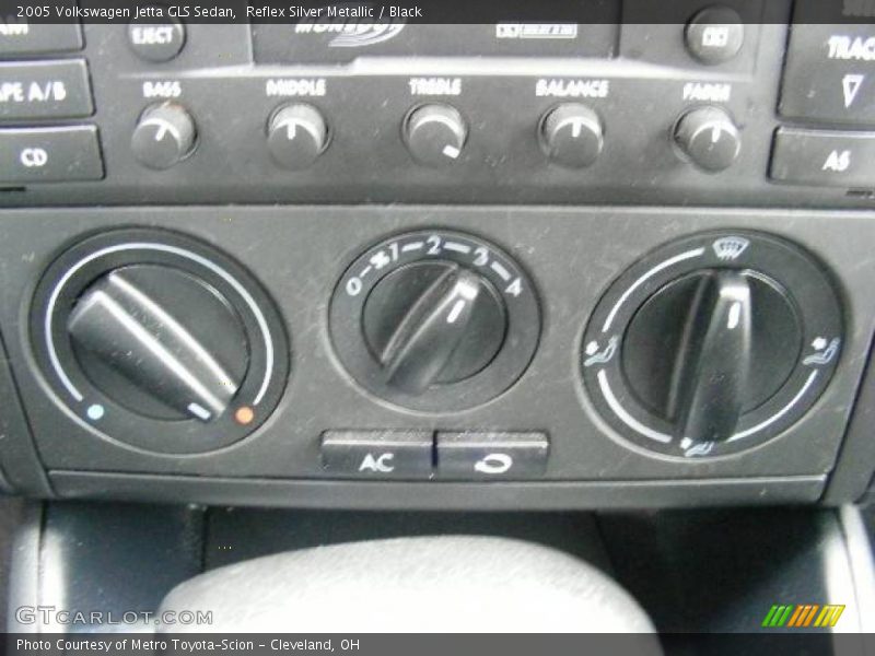 Reflex Silver Metallic / Black 2005 Volkswagen Jetta GLS Sedan