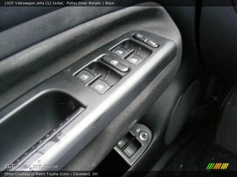 Reflex Silver Metallic / Black 2005 Volkswagen Jetta GLS Sedan