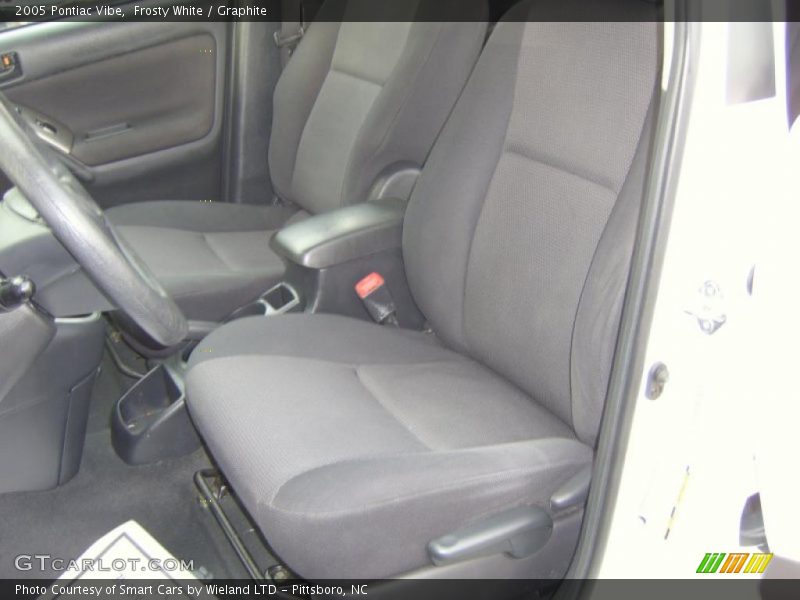 Frosty White / Graphite 2005 Pontiac Vibe