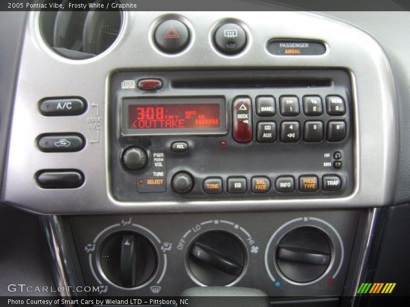 Frosty White / Graphite 2005 Pontiac Vibe