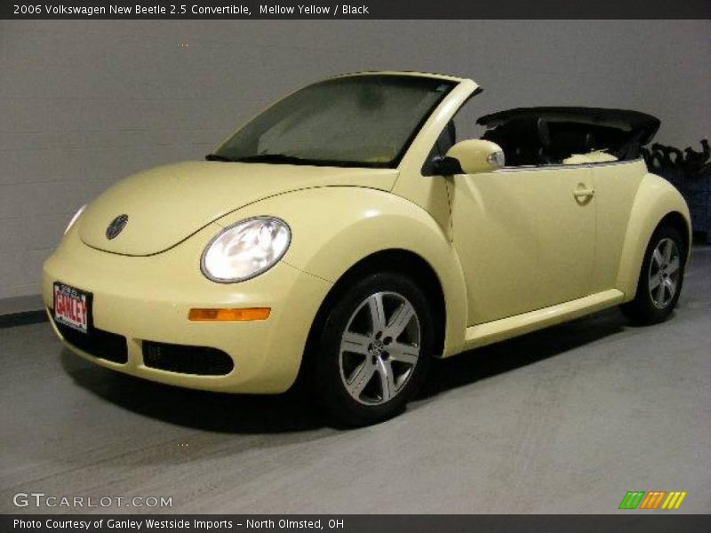 Mellow Yellow / Black 2006 Volkswagen New Beetle 2.5 Convertible
