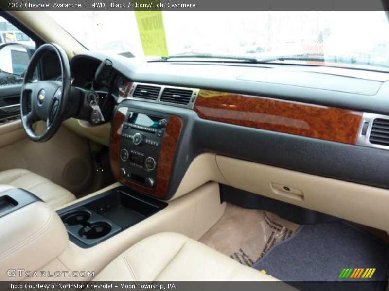 Black / Ebony/Light Cashmere 2007 Chevrolet Avalanche LT 4WD
