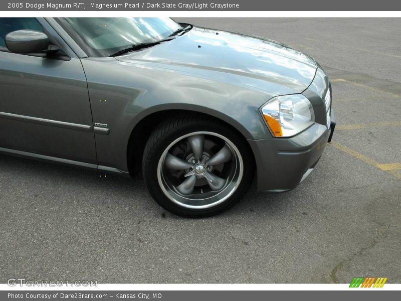 Magnesium Pearl / Dark Slate Gray/Light Graystone 2005 Dodge Magnum R/T