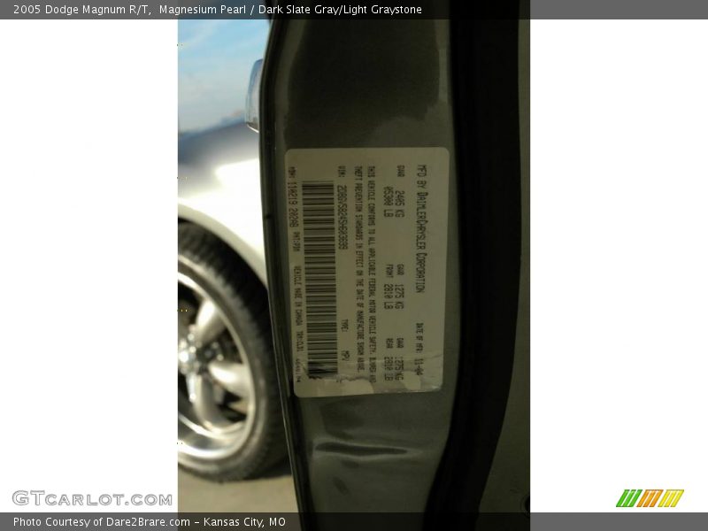 Magnesium Pearl / Dark Slate Gray/Light Graystone 2005 Dodge Magnum R/T