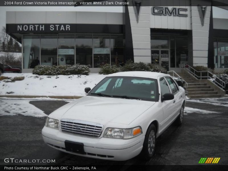 Vibrant White / Dark Charcoal 2004 Ford Crown Victoria Police Interceptor