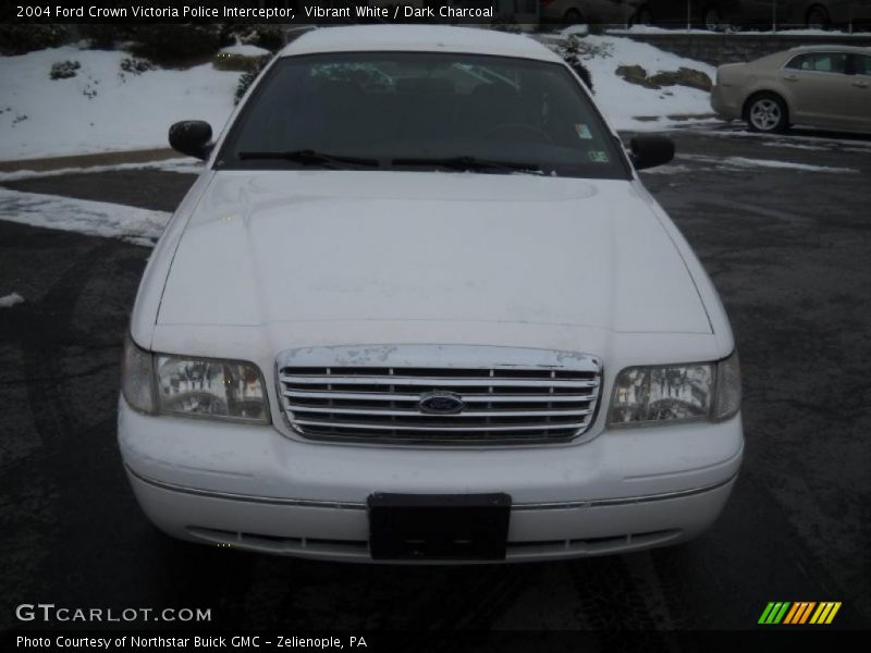 Vibrant White / Dark Charcoal 2004 Ford Crown Victoria Police Interceptor