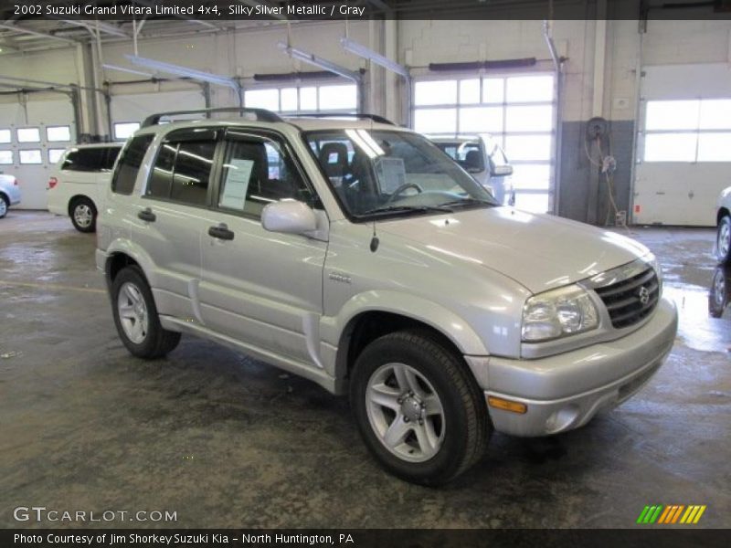Silky Silver Metallic / Gray 2002 Suzuki Grand Vitara Limited 4x4