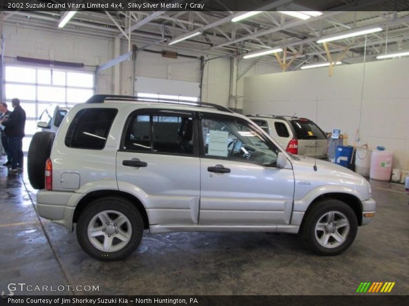Silky Silver Metallic / Gray 2002 Suzuki Grand Vitara Limited 4x4