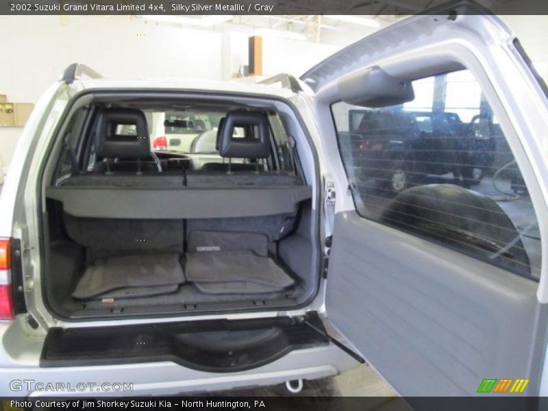  2002 Grand Vitara Limited 4x4 Trunk