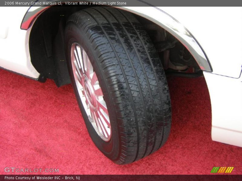 Vibrant White / Medium Light Stone 2006 Mercury Grand Marquis LS