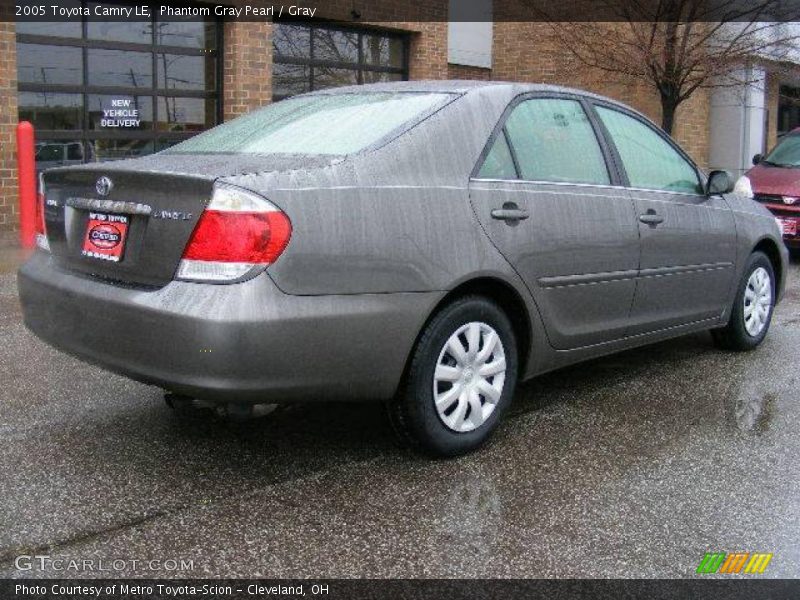 Phantom Gray Pearl / Gray 2005 Toyota Camry LE