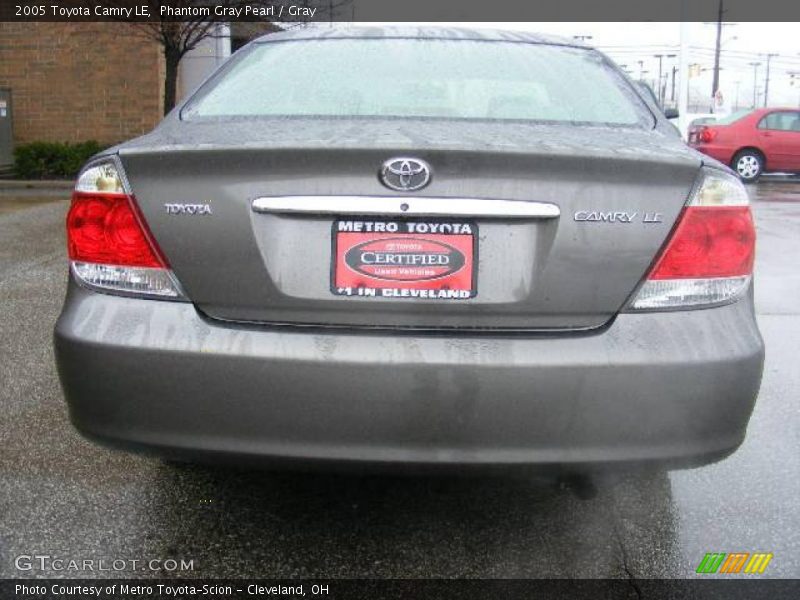 Phantom Gray Pearl / Gray 2005 Toyota Camry LE