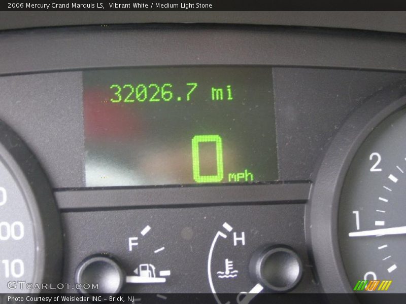 Vibrant White / Medium Light Stone 2006 Mercury Grand Marquis LS