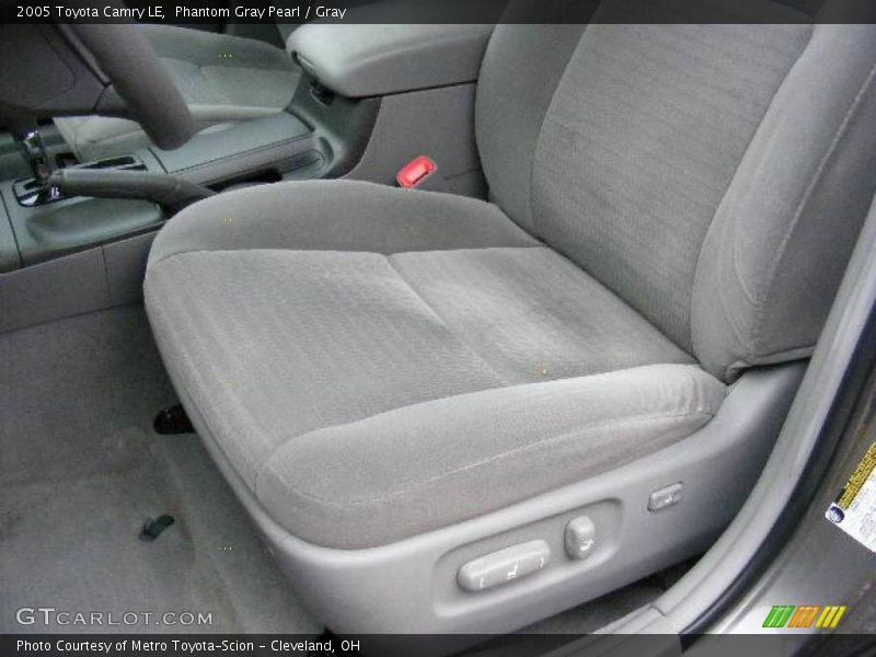 Phantom Gray Pearl / Gray 2005 Toyota Camry LE