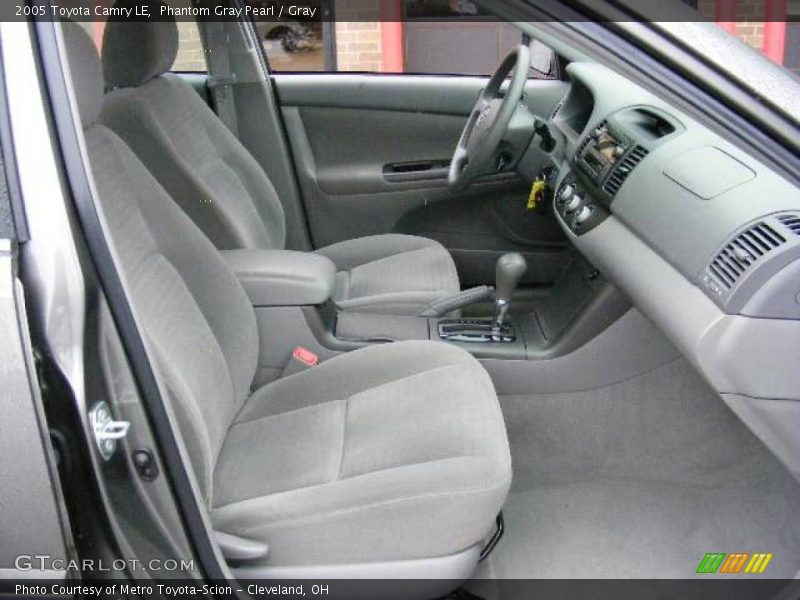 Phantom Gray Pearl / Gray 2005 Toyota Camry LE