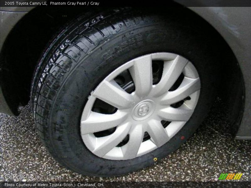 Phantom Gray Pearl / Gray 2005 Toyota Camry LE