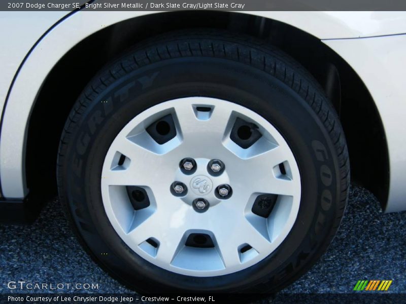 Bright Silver Metallic / Dark Slate Gray/Light Slate Gray 2007 Dodge Charger SE