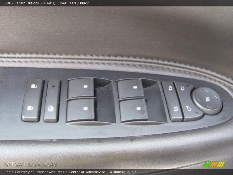 Silver Pearl / Black 2007 Saturn Outlook XR AWD