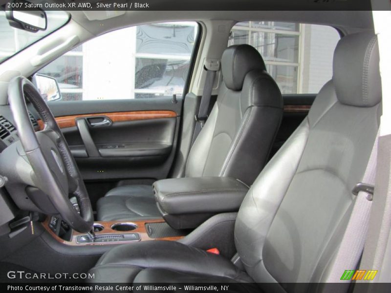  2007 Outlook XR AWD Black Interior