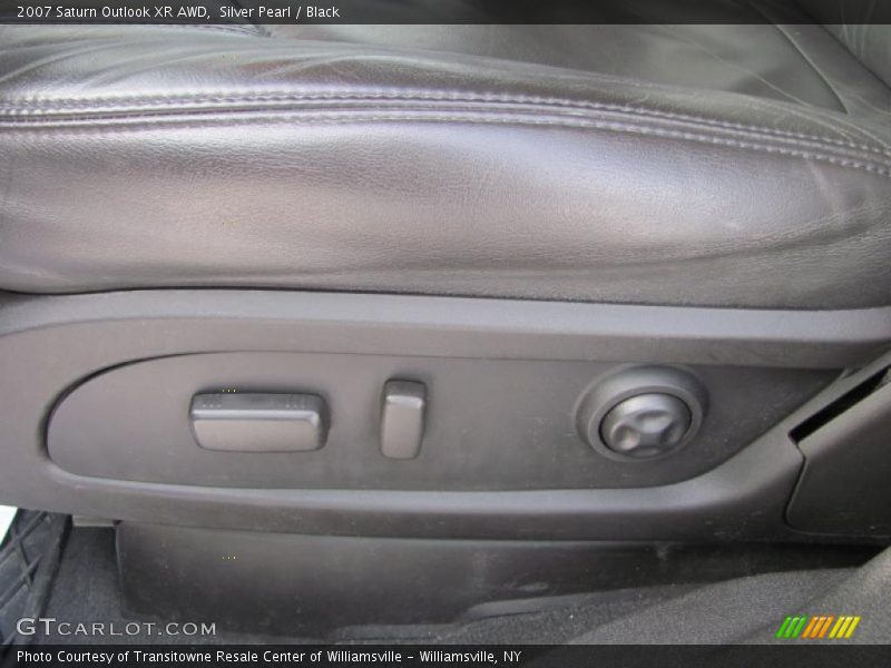 Silver Pearl / Black 2007 Saturn Outlook XR AWD