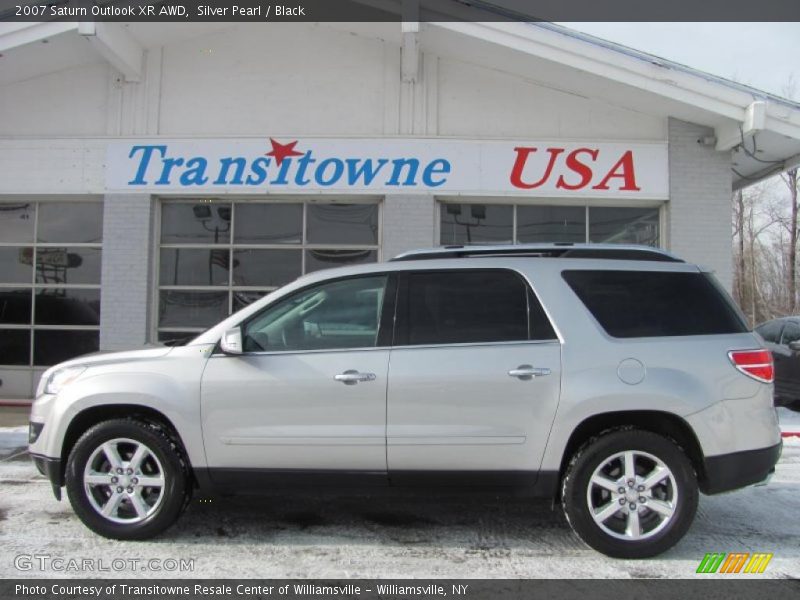Silver Pearl / Black 2007 Saturn Outlook XR AWD