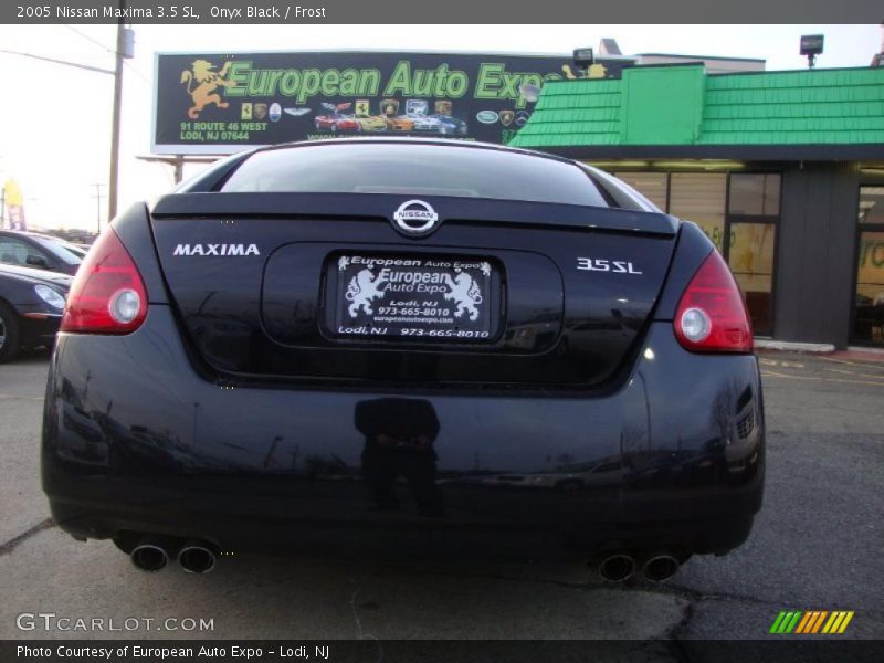 Onyx Black / Frost 2005 Nissan Maxima 3.5 SL
