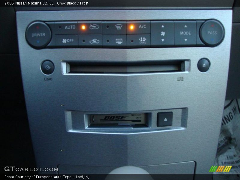 Onyx Black / Frost 2005 Nissan Maxima 3.5 SL