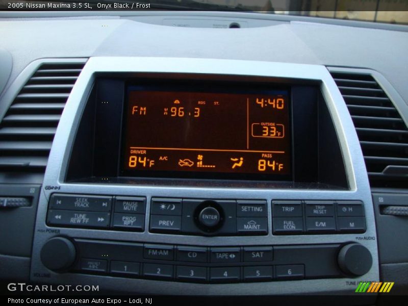 Onyx Black / Frost 2005 Nissan Maxima 3.5 SL