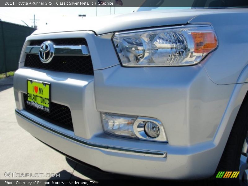 Classic Silver Metallic / Graphite 2011 Toyota 4Runner SR5