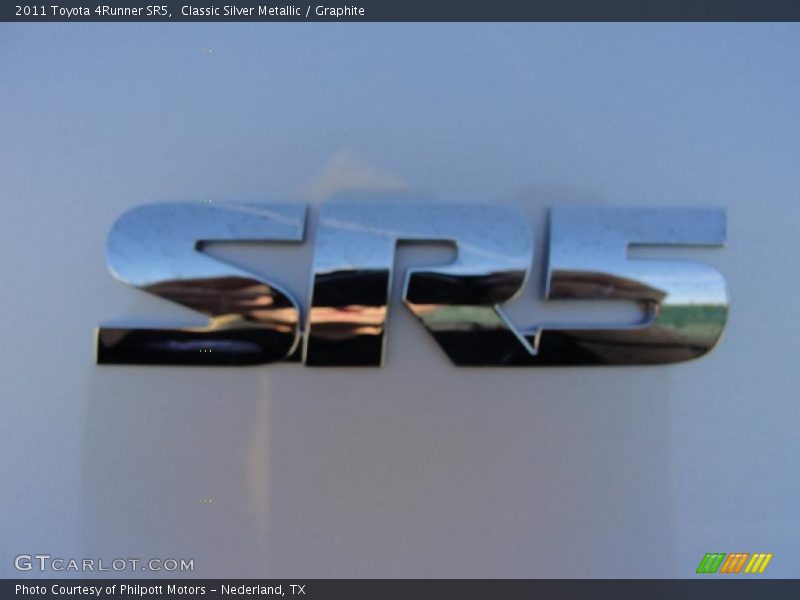 Classic Silver Metallic / Graphite 2011 Toyota 4Runner SR5